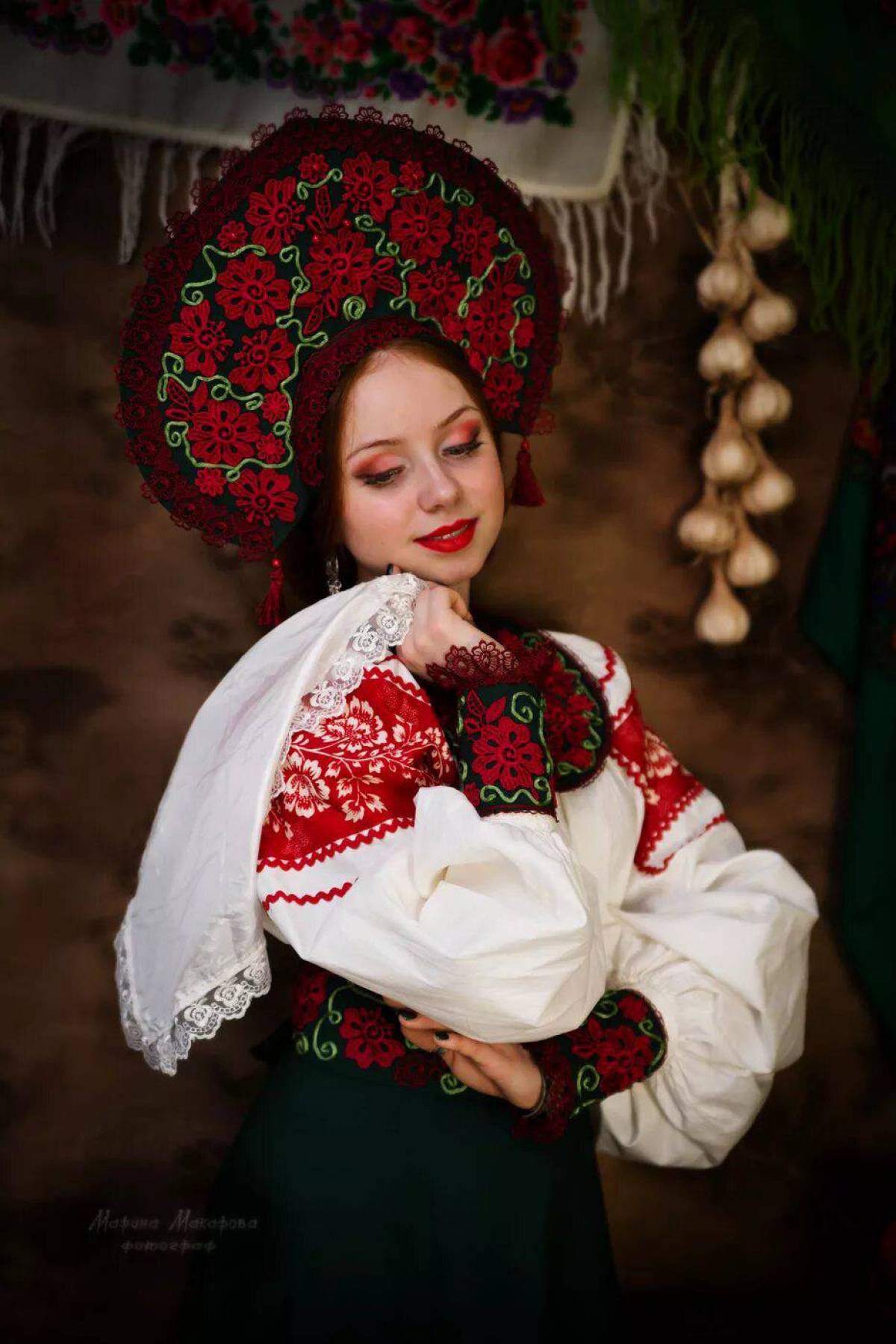 Women in Slavic costumes underwear in Kermanshah