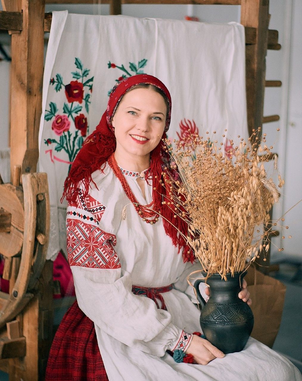 Women in Slavic costumes in Kermanshah