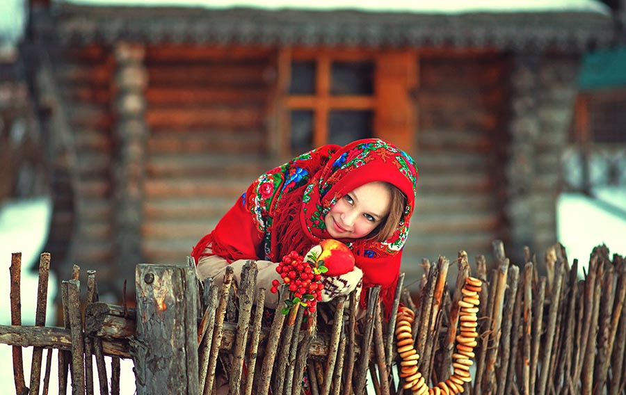 Sexy girl Women in Slavic costumes in Kermanshah