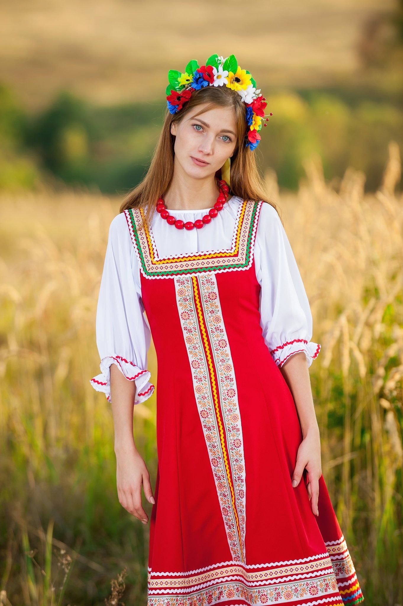 Women in Slavic costumes in Kermanshah