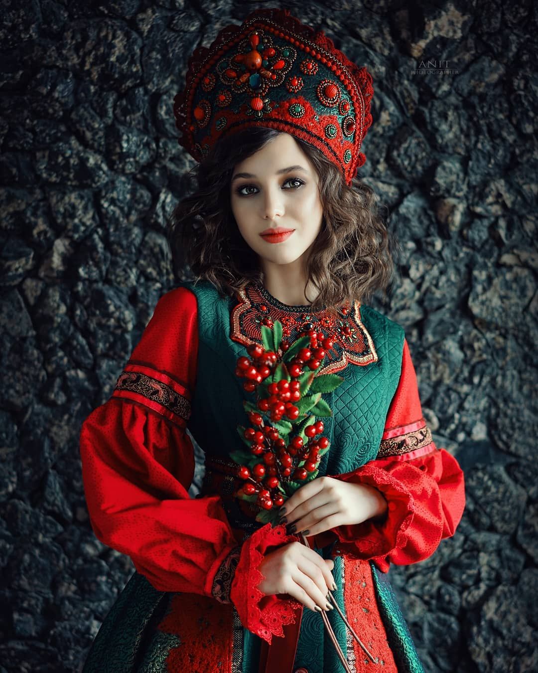 Nude girl Women in Slavic costumes in Kermanshah