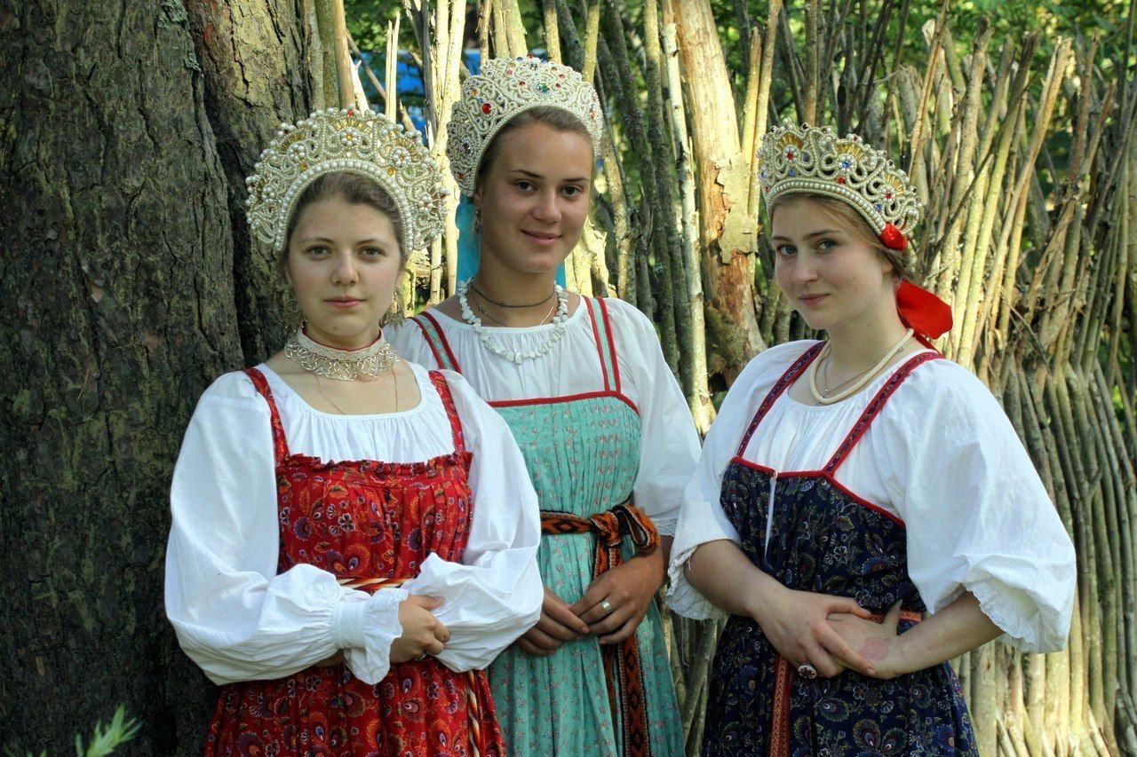Sexy model Girls in Slavic costumes in Kermanshah